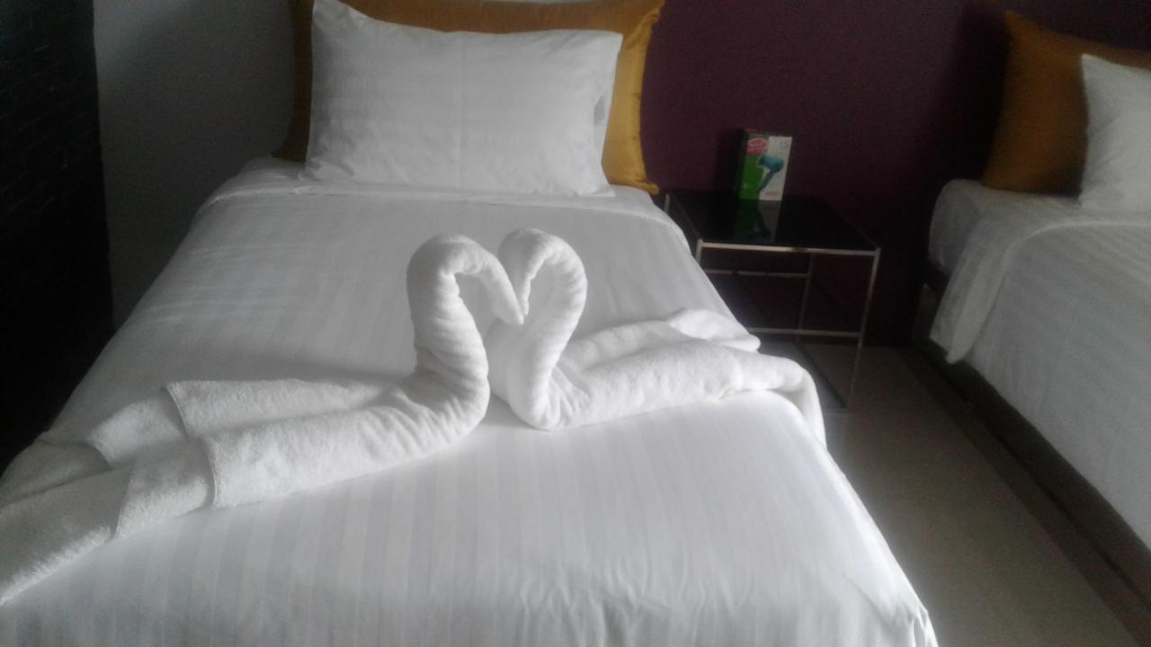 Hotel The Ztand By Airport Phuket Ban Bo Han Esterno foto